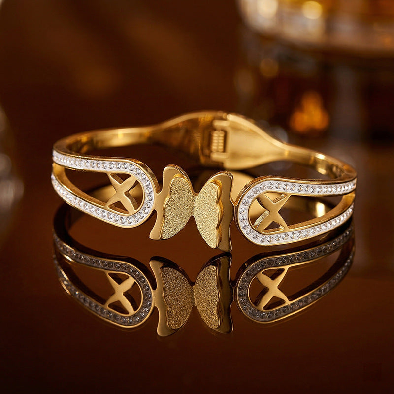 SUPÊR VÃLUE CHOICE HCSEX00038 Geometric Butterfly Openwork Bracelet