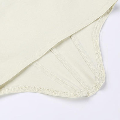 SVCST000048 Fashionable, casual and versatile halter top with contrasting color edges and a cinched waist to accentuate the chest. A hot girl's vest