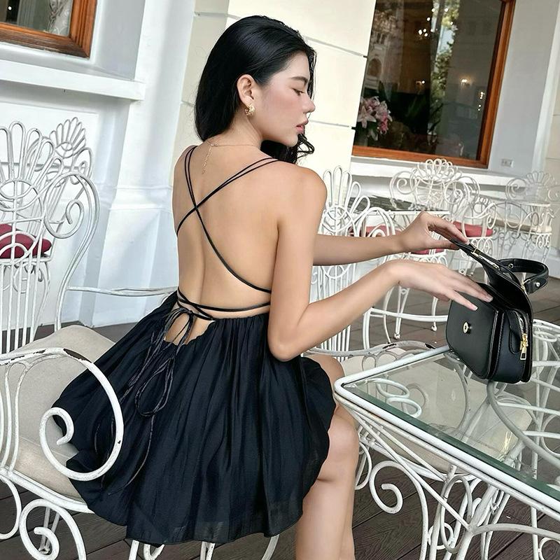 SVCD000013 Solid-color, fitted high-waisted, fashionable V-neck halter backless dress for women