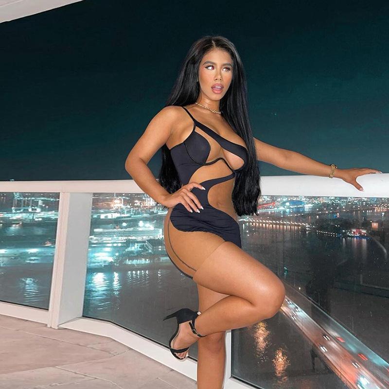 SVCD000115 Women's fashionable off-the-shoulder sexy see-through mesh dress that fits the figure and wraps the buttocks