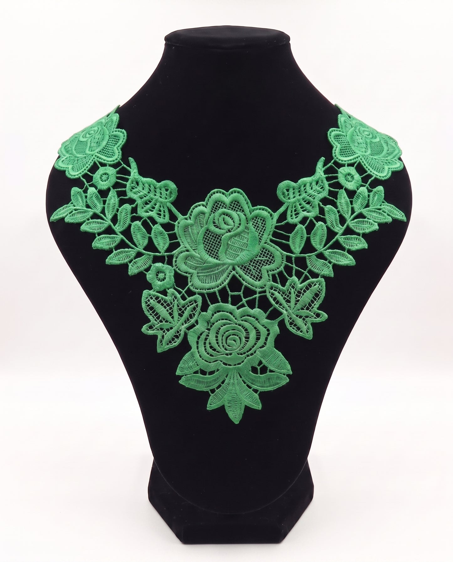 SUPERVALUECHOICE HCSEYB00091 Hollow Floral Guipure Lace Neck Applique Vibrant Color Rose Embroidery Collar Patch for Blouse Formal Wear Sew Decoration 12.59'' X 12.59''