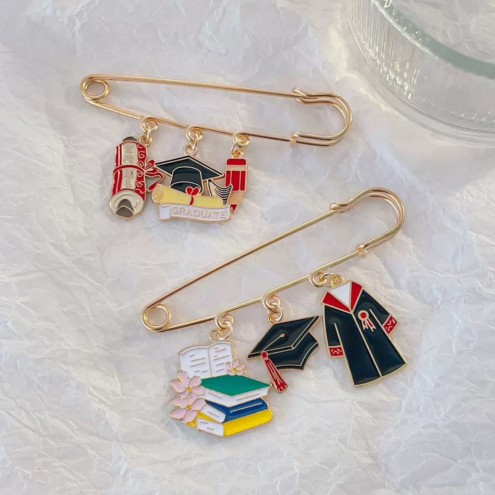 SUPERVALUECHOICE HCSESA00023 Graduation Season Cheer-Up Pin