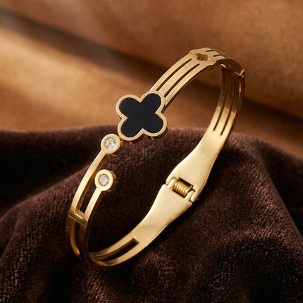 SUPÊR VÃLUE CHOICE HCSEX00043 Black Shell Four-Leaf Clover Round Diamond Bracelet