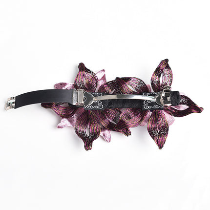 SUPERVALUECHOICE CHRISTMAS HCSELC00003 Handcrafted wire flower barrette