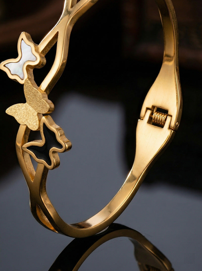 SUPERVALUECHOICE HCSEX00050 Three Butterflies Bracelet