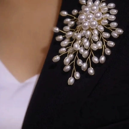 SUPERVALUECHOICE HCSESA00105 Vintage Elegant Faux Pearl Flower Handmade Brooch, Suit/Jacket Accessory Pin, Suitable For Weddings, Banquets And Special Occasions