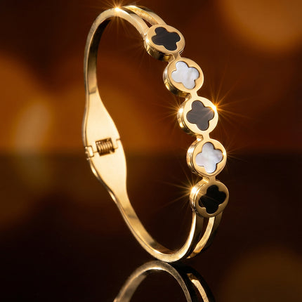 SUPÊR VÃLUE CHOICE HCSEX00030 Black and White Shell Four-Leaf Clover Bracelet