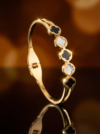SUPÊR VÃLUE CHOICE HCSEX00030 Black and White Shell Four-Leaf Clover Bracelet
