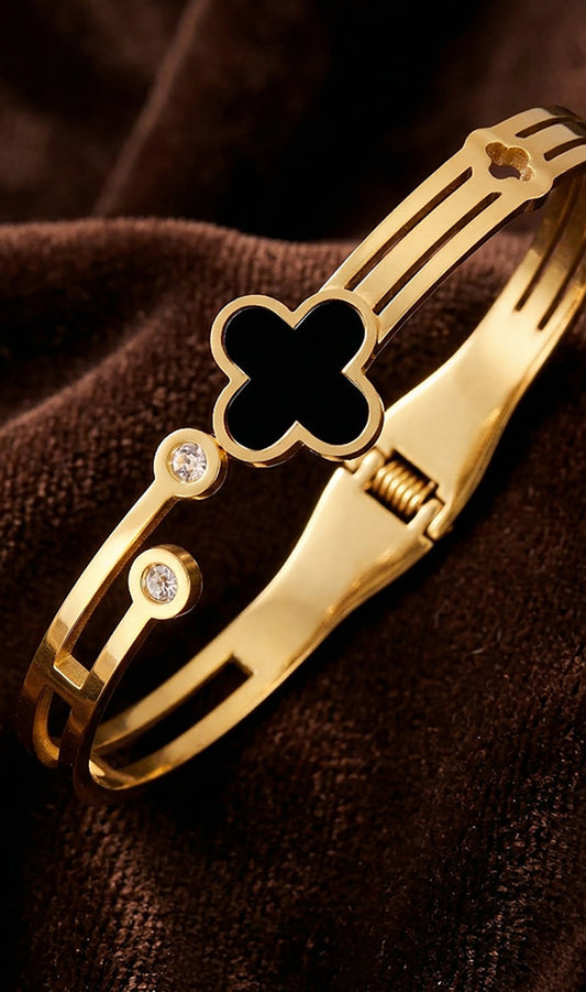 SUPÊR VÃLUE CHOICE HCSEX00043 Black Shell Four-Leaf Clover Round Diamond Bracelet