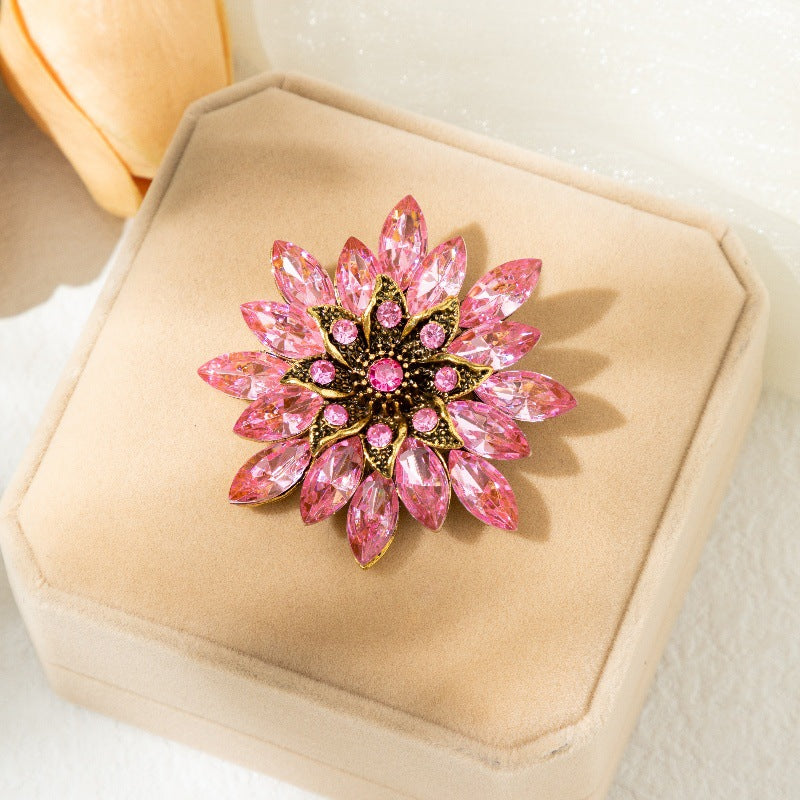 SUPÊR VÃLUE CHOICE  HCSEY00004  Necklace “Rhinestone Flower ” pattern pins