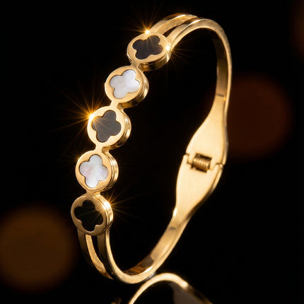 SUPÊR VÃLUE CHOICE HCSEX00030 Black and White Shell Four-Leaf Clover Bracelet