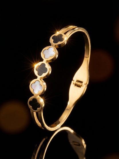 SUPÊR VÃLUE CHOICE HCSEX00030 Black and White Shell Four-Leaf Clover Bracelet