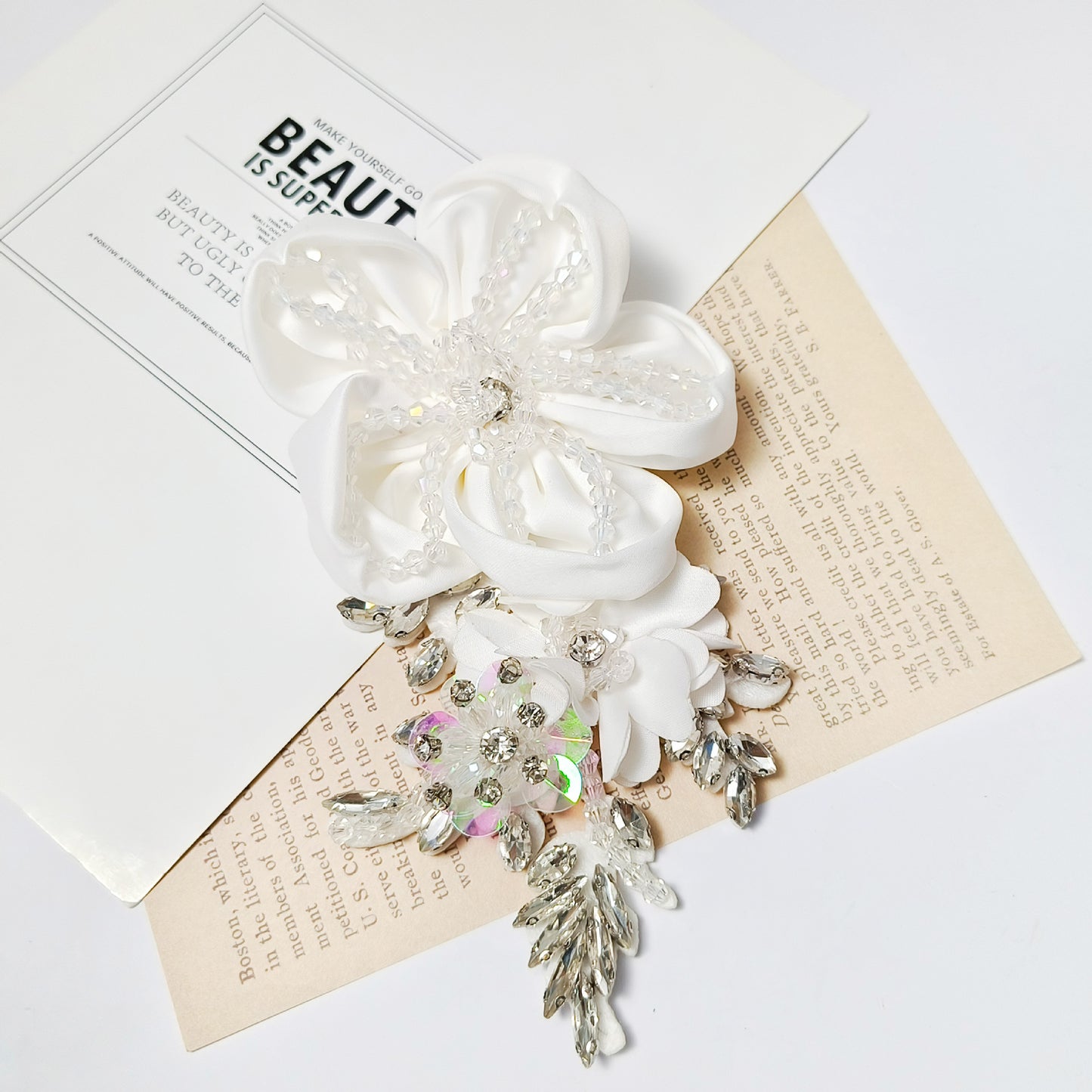 SUPÊR VÃLUE CHOICE  HCSEYD00005 3D White Fabric Flower Rhinestone Bridal Sash Applique Crystal Floral Embellishment Patch for Wedding Dress Gown Belt DIY Craft Decor 3.74"×6.25"