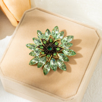 SUPÊR VÃLUE CHOICE  HCSEY00004  Necklace “Rhinestone Flower ” pattern pins