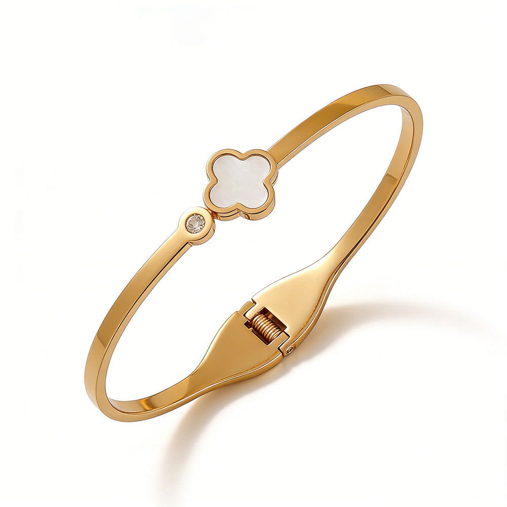 SUPERVALUECHOICE HCSEX00047 Multicolored Four-Leaf Clover Bracelet