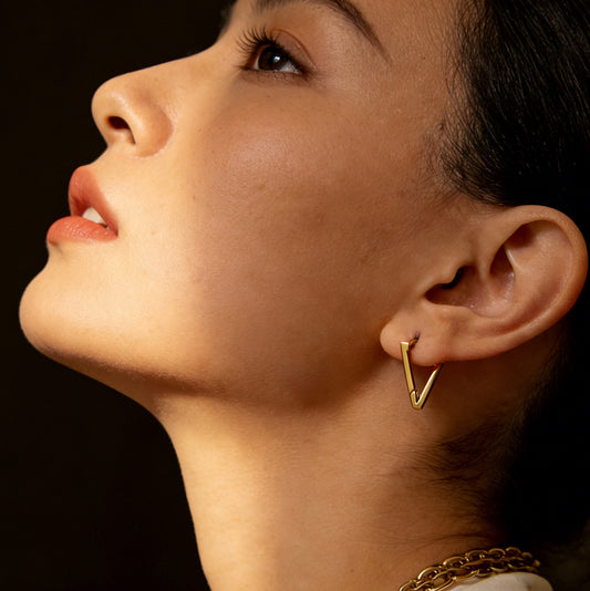 SUPERVALUECHOICE HCSETA00027 Diamond-studded triangle earrings