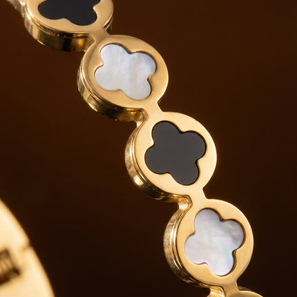 SUPÊR VÃLUE CHOICE HCSEX00030 Black and White Shell Four-Leaf Clover Bracelet