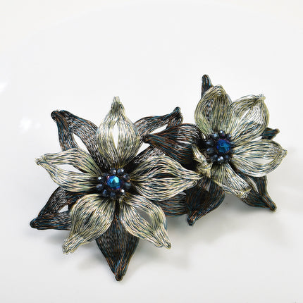 SUPERVALUECHOICE CHRISTMAS HCSELC00003 Handcrafted wire flower barrette