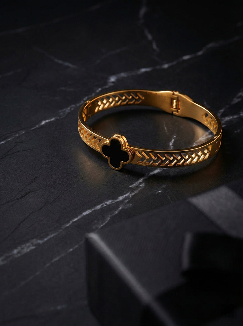 SUPERVALUECHOICE HCSEX00052 Four-Leaf Clover Openwork Bracelet