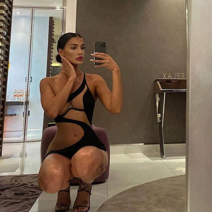 SVCD000115 Women's fashionable off-the-shoulder sexy see-through mesh dress that fits the figure and wraps the buttocks