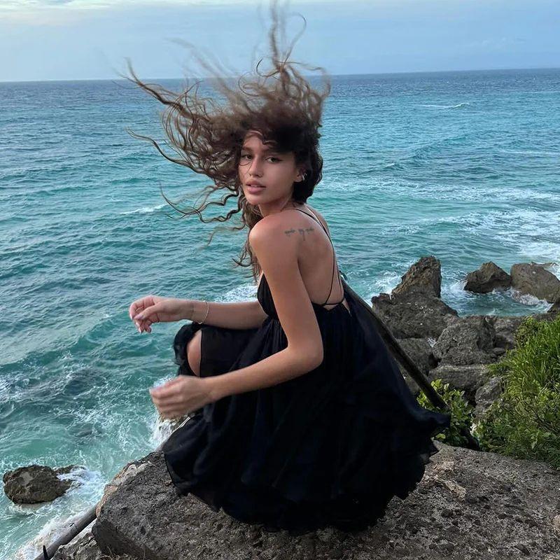 SVCD000014 solid color layered backless halter short, slimming vacation-style dress for fashionable women